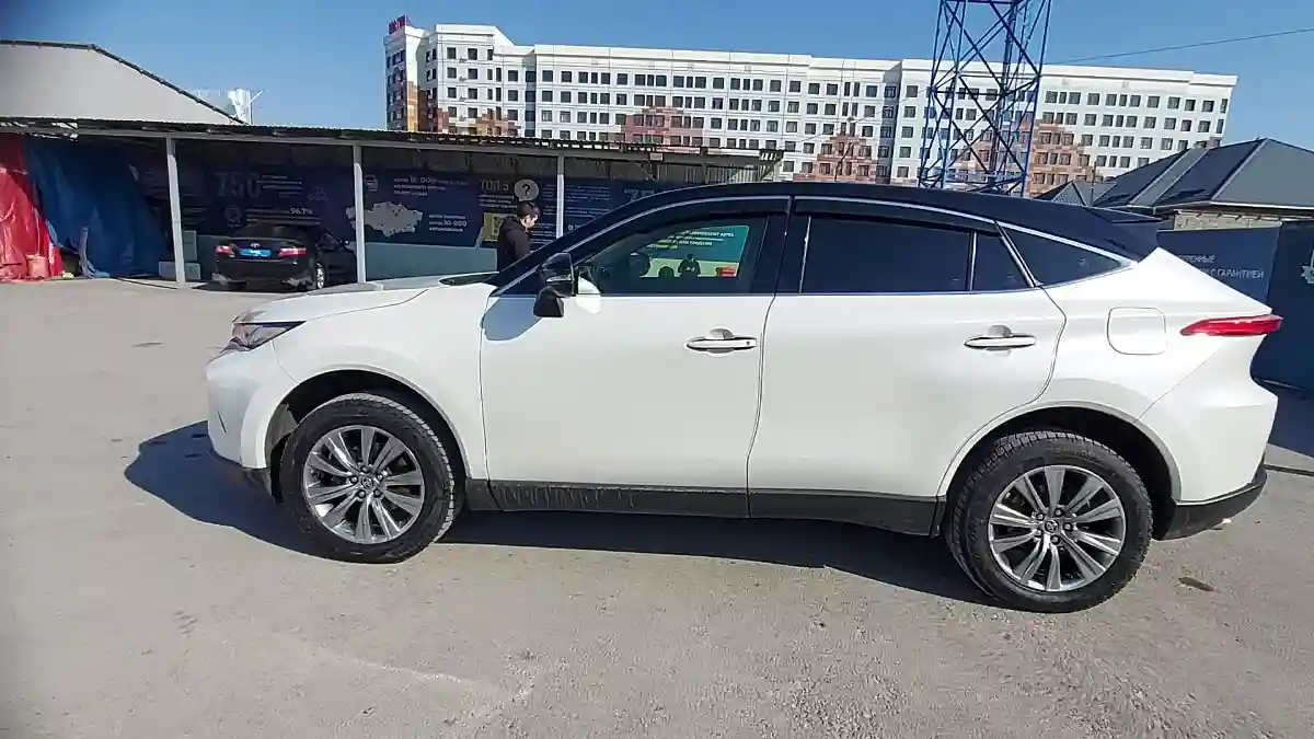 Toyota Venza 2021 года за 19 200 000 тг. в Шымкент