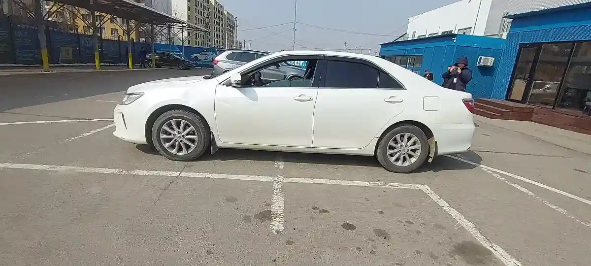 Toyota Camry 2015 года за 9 500 000 тг. в Алматы