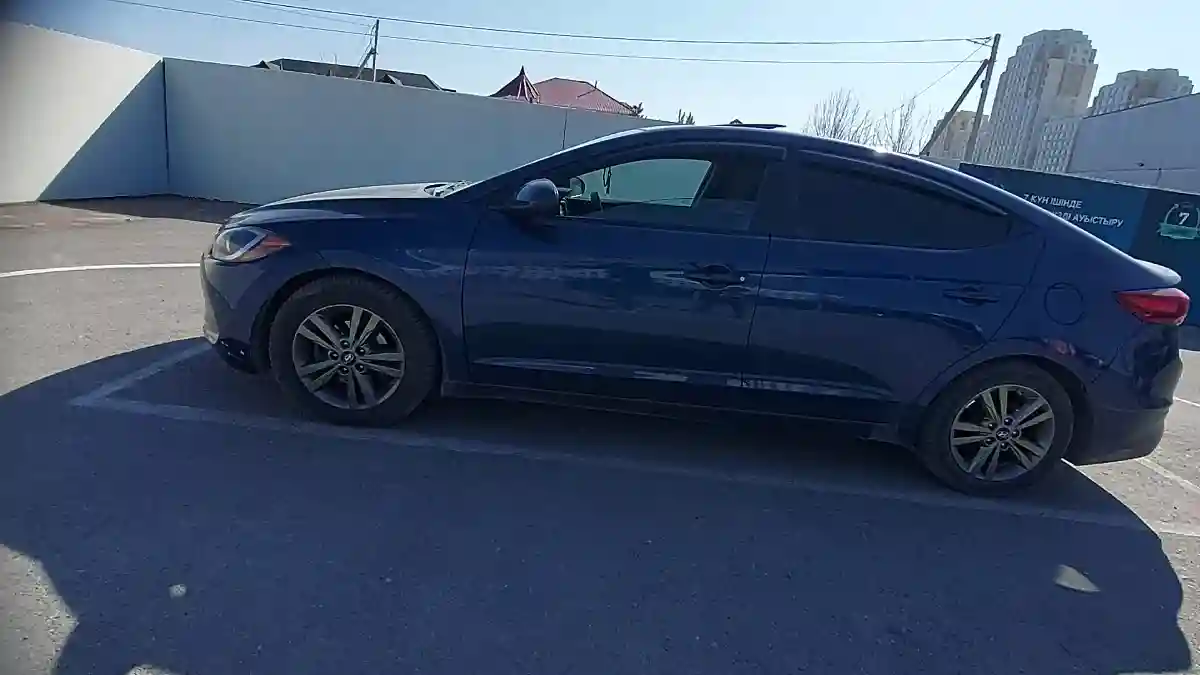 Hyundai Elantra 2017 года за 6 500 000 тг. в Шымкент