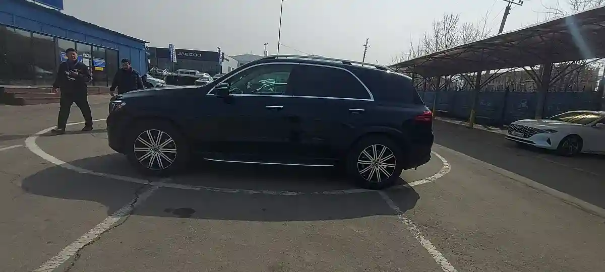 Mercedes-Benz GLE 2024 года за 53 000 000 тг. в Алматы
