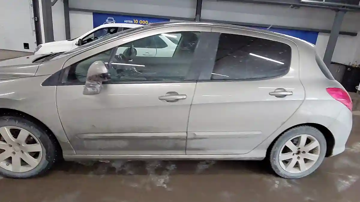Peugeot 308 2010 года за 3 000 000 тг. в Астана