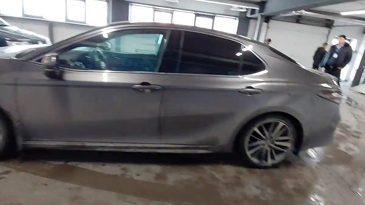 Toyota Camry 2018 года за 11 550 000 тг. в Астана