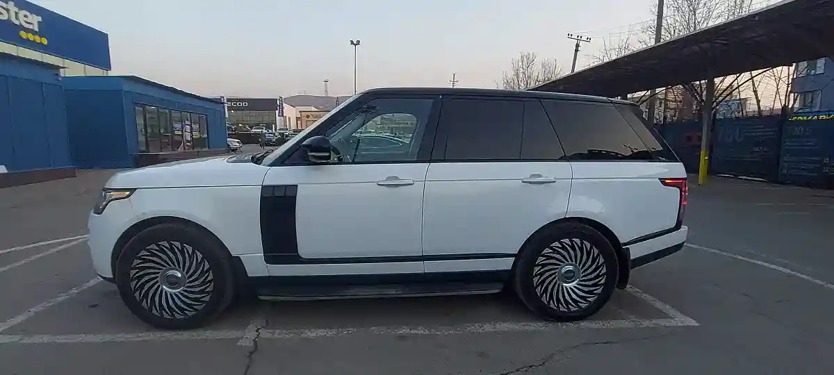 Land Rover Range Rover 2015 года за 20 000 000 тг. в Алматы