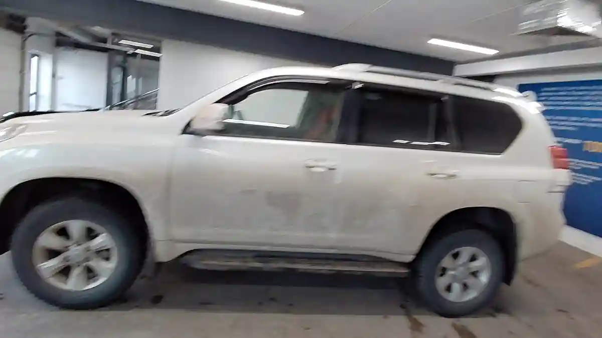 Toyota Land Cruiser Prado 2013 года за 16 000 000 тг. в Астана