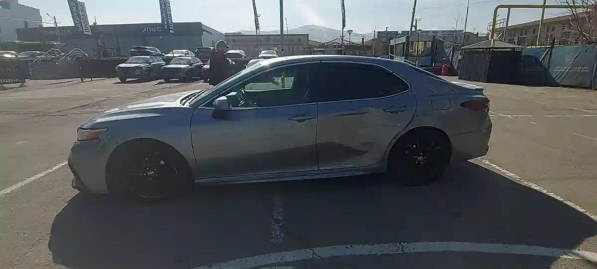 Toyota Camry 2021 года за 11 000 000 тг. в Алматы