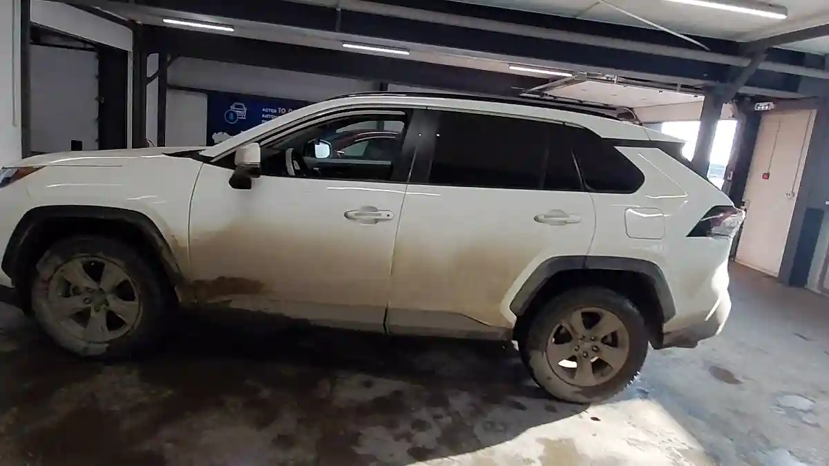 Toyota RAV4 2022 года за 12 000 000 тг. в Астана