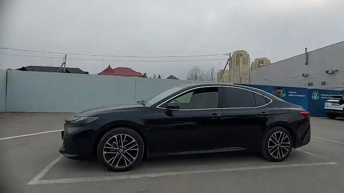 Toyota Camry 2024 года за 22 000 000 тг. в Шымкент