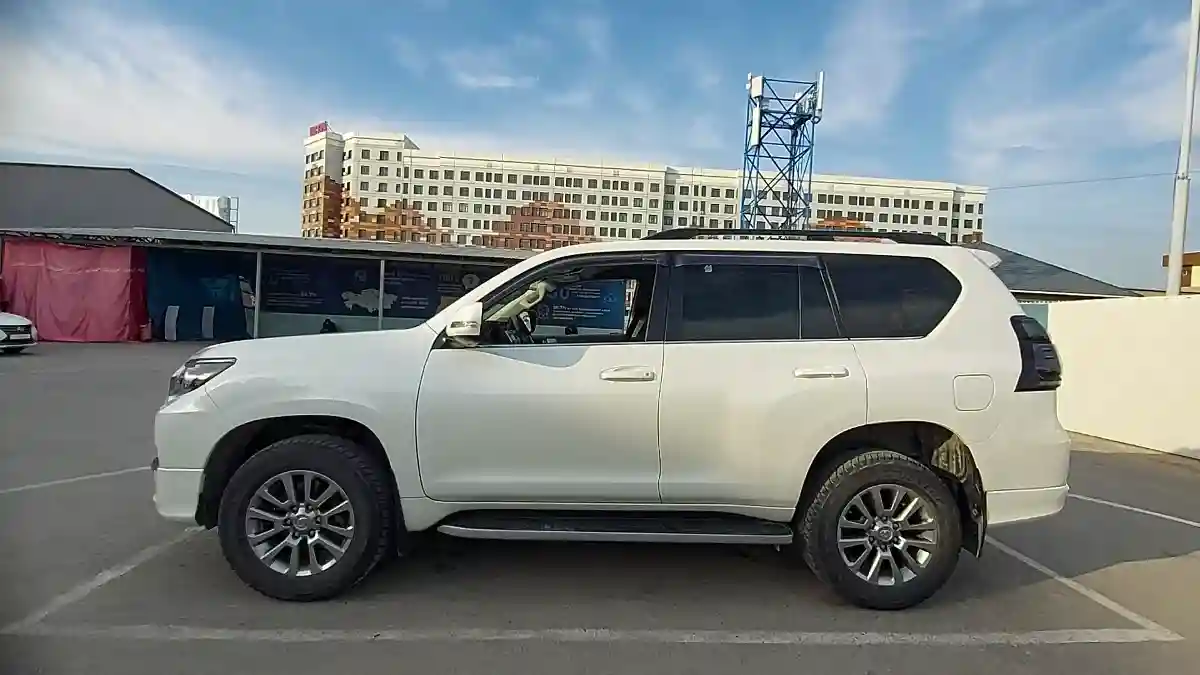 Toyota Land Cruiser Prado 2020 года за 23 000 000 тг. в Шымкент