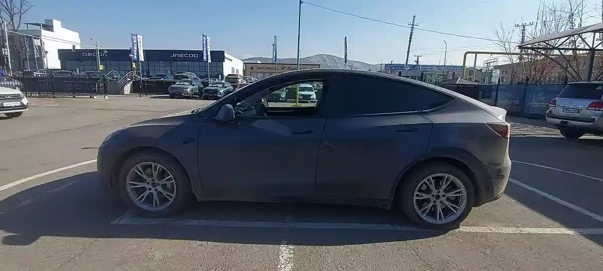 Tesla Model Y 2023 года за 13 000 000 тг. в Алматы