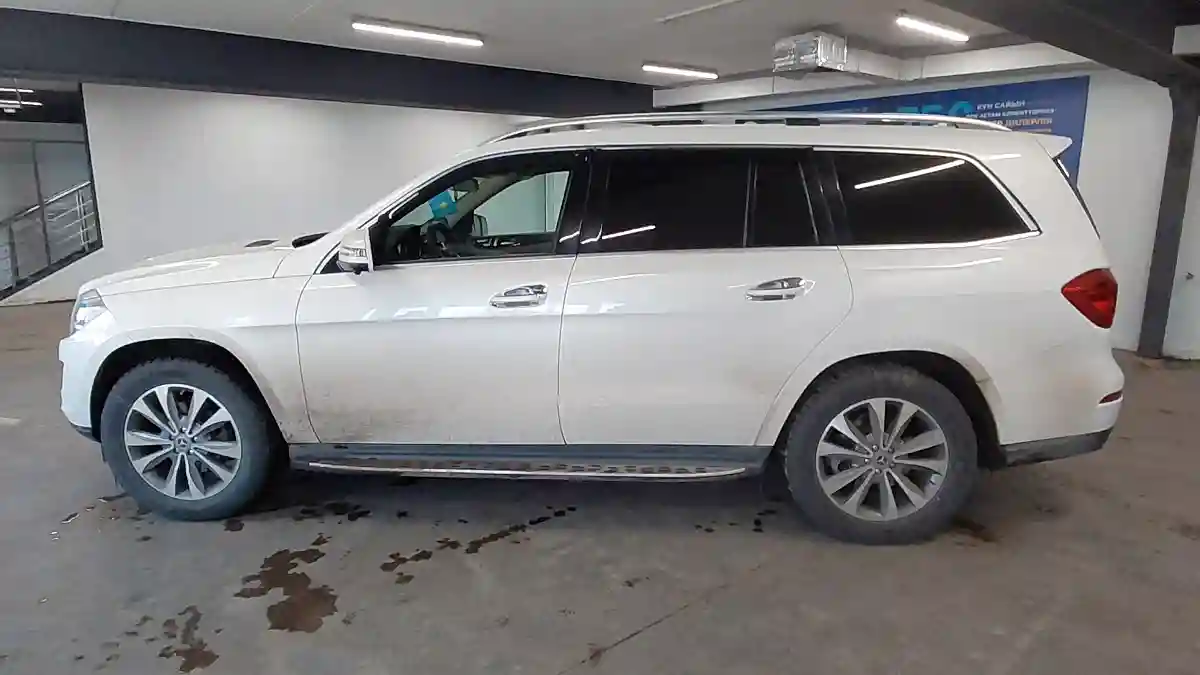 Mercedes-Benz GL-Класс 2015 года за 15 000 000 тг. в Астана