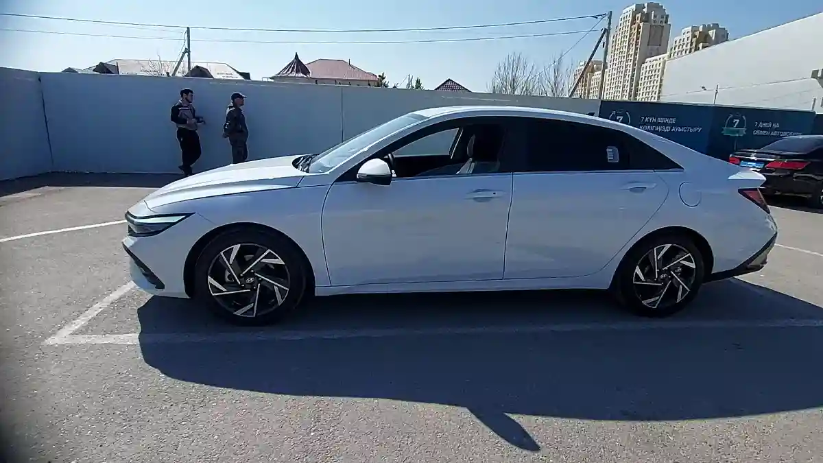 Hyundai Elantra 2024 года за 9 500 000 тг. в Шымкент