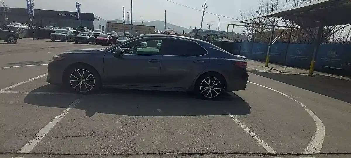 Toyota Camry 2019 года за 10 000 000 тг. в Алматы