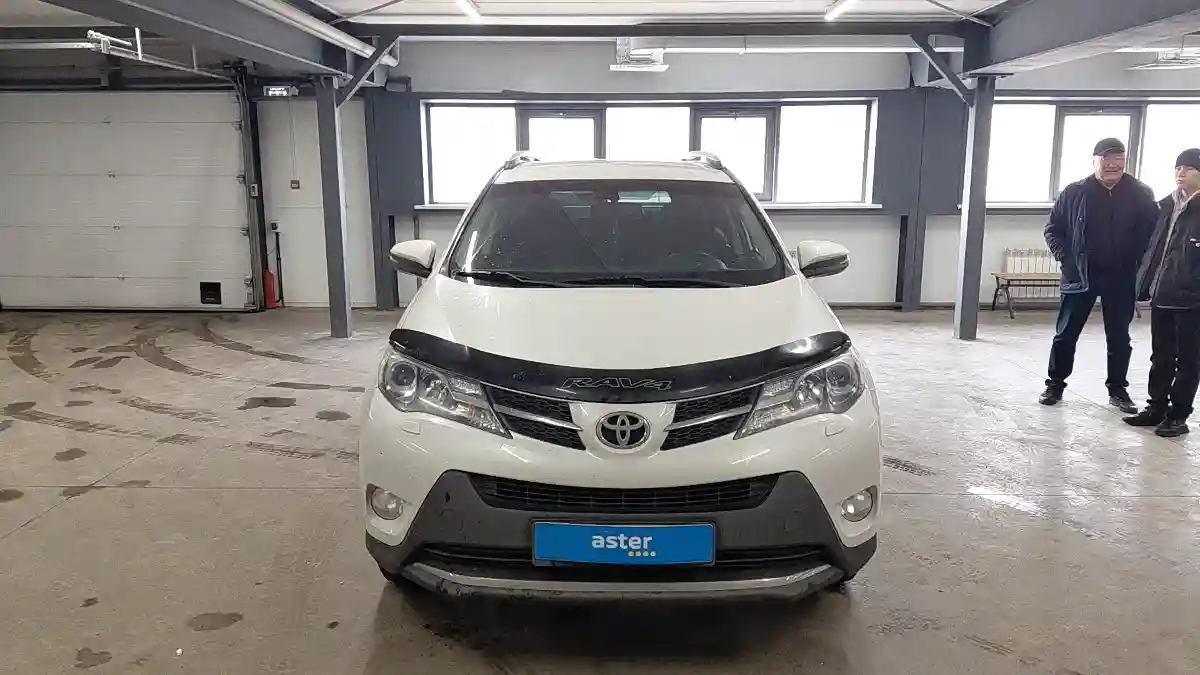 Toyota RAV4 2015 года за 9 500 000 тг. в Астана