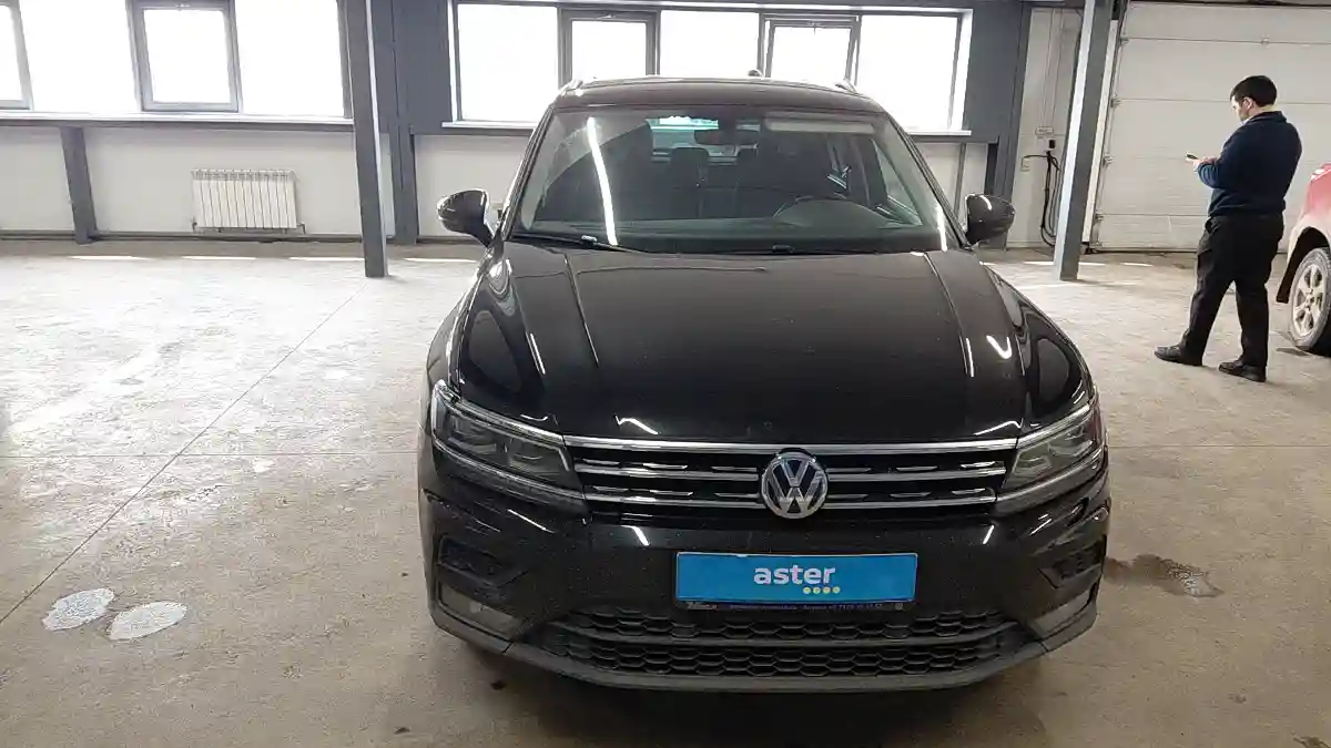 Volkswagen Tiguan 2018 года за 12 000 000 тг. в Астана