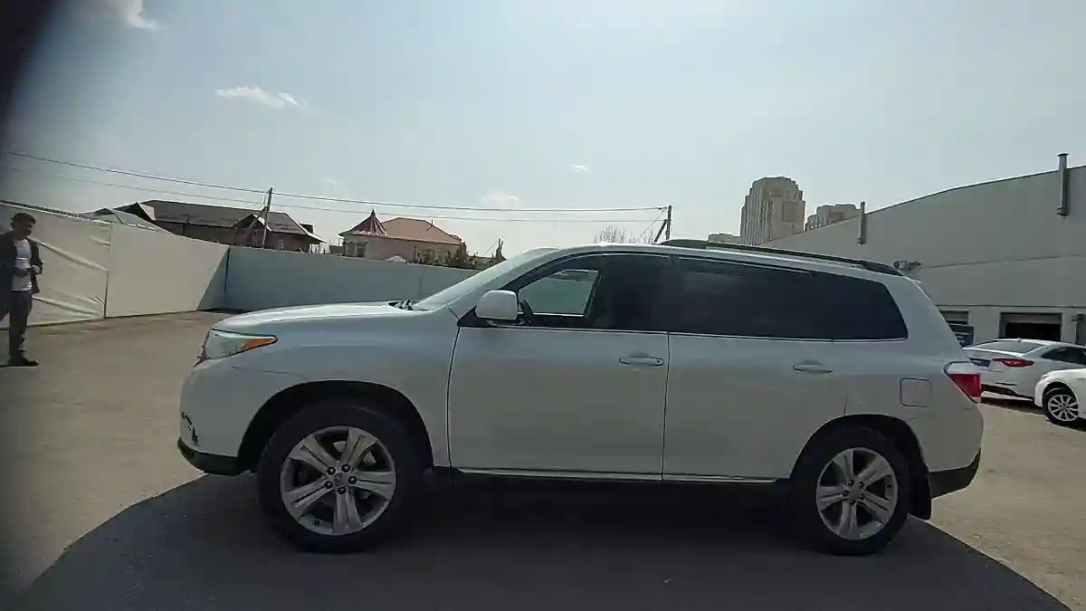Toyota Highlander 2013 года за 12 000 000 тг. в Шымкент