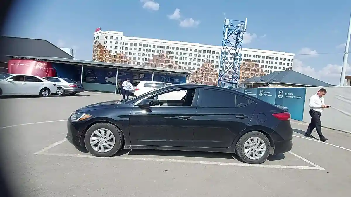 Hyundai Elantra 2017 года за 7 500 000 тг. в Шымкент