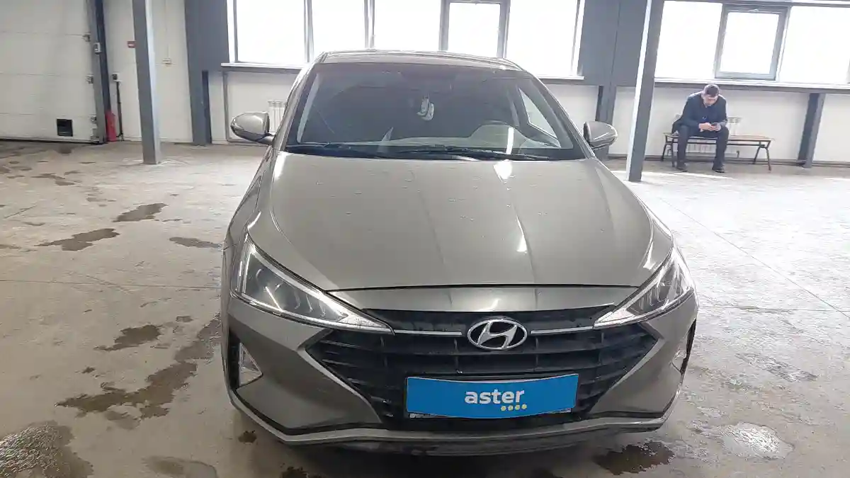 Hyundai Elantra 2019 года за 5 800 000 тг. в Астана