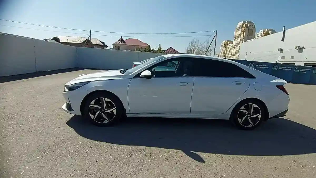 Hyundai Elantra 2021 года за 9 000 000 тг. в Шымкент