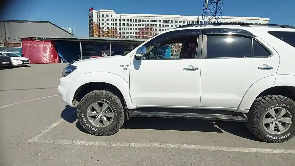 Toyota Fortuner 2006 года за 10 000 000 тг. в Шымкент