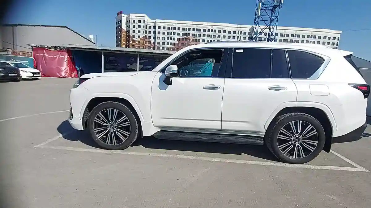 Lexus LX 2023 года за 65 000 000 тг. в Шымкент