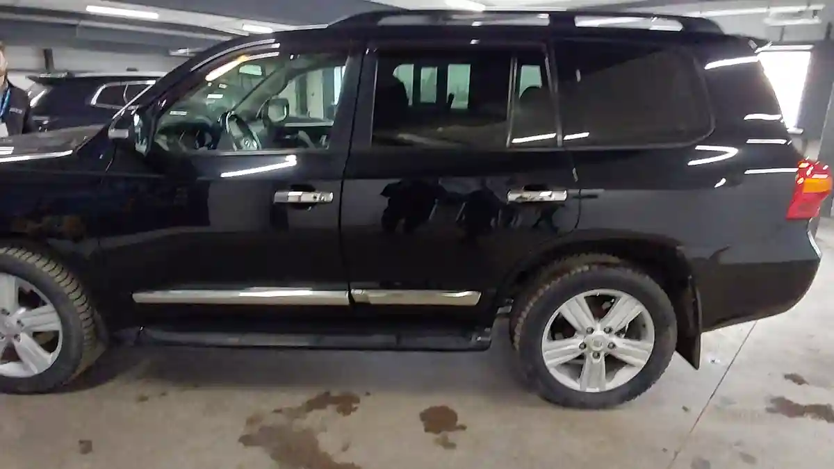 Toyota Land Cruiser 2012 года за 21 000 000 тг. в Астана