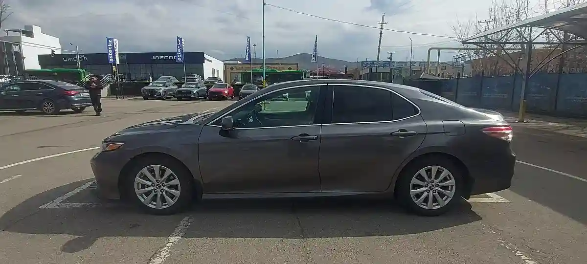 Toyota Camry 2020 года за 10 000 000 тг. в Алматы