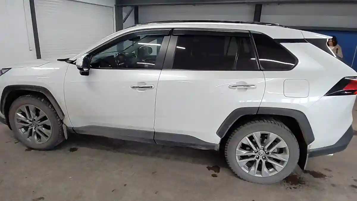 Toyota RAV4 2020 года за 14 500 000 тг. в Астана