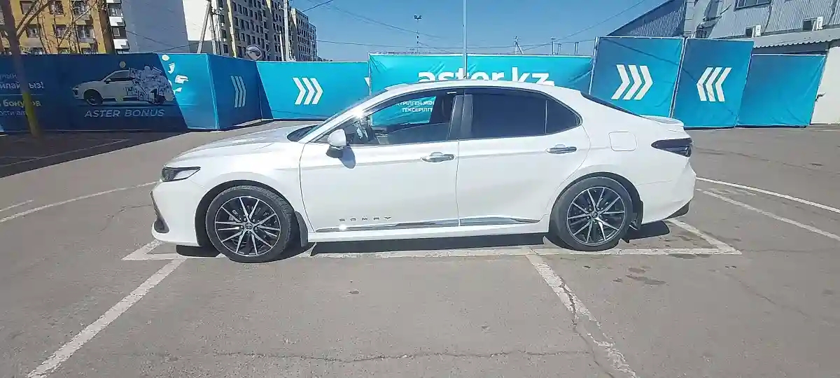 Toyota Camry 2022 года за 15 000 000 тг. в Алматы