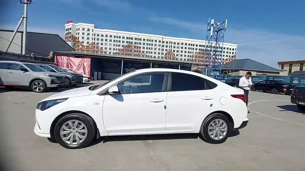 Hyundai Accent 2021 года за 7 290 000 тг. в Шымкент