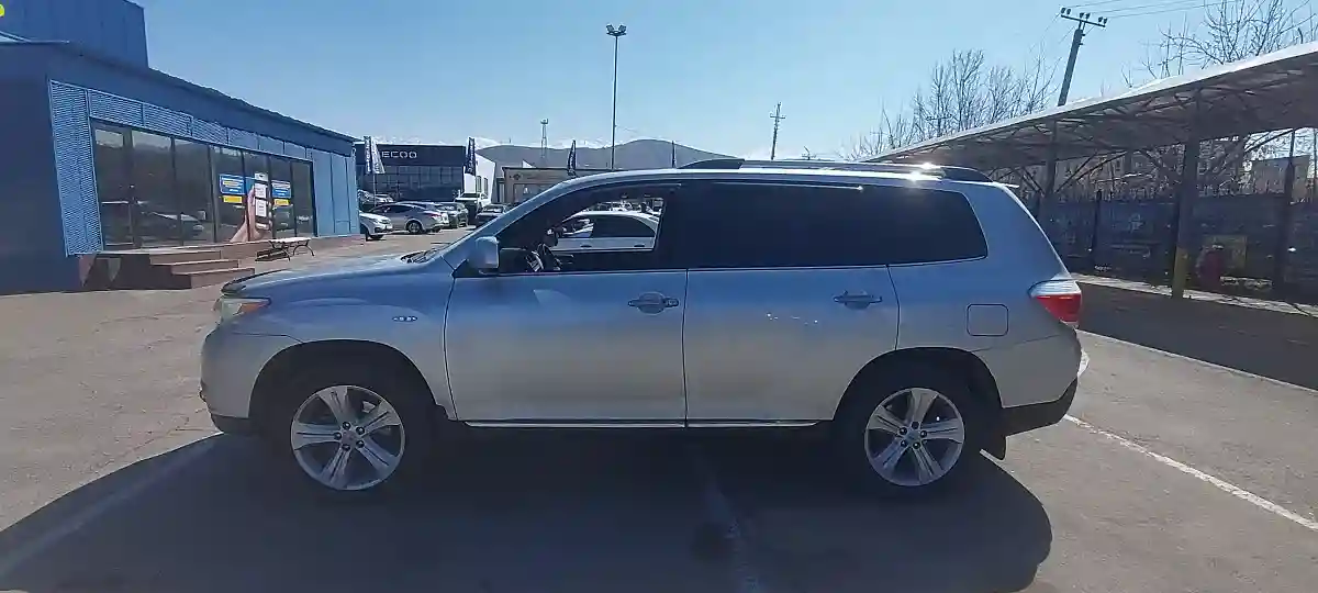 Toyota Highlander 2010 года за 12 000 000 тг. в Алматы