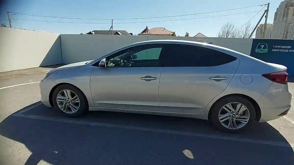 Hyundai Elantra 2018 года за 7 500 000 тг. в Шымкент