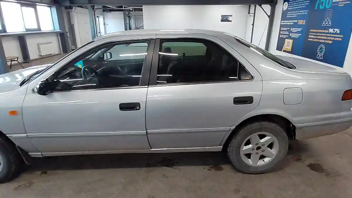 Toyota Camry 1997 года за 2 300 000 тг. в Астана