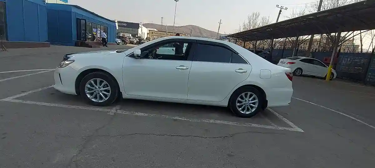 Toyota Camry 2017 года за 10 000 000 тг. в Алматы