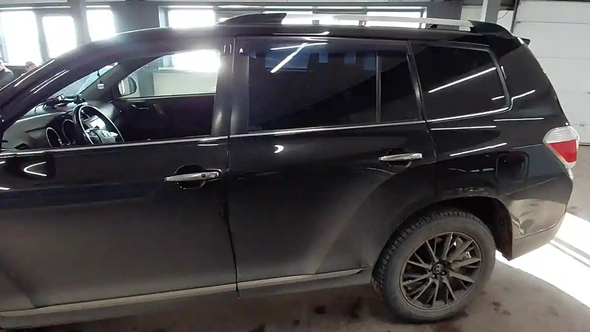 Toyota Highlander 2011 года за 13 000 000 тг. в Астана