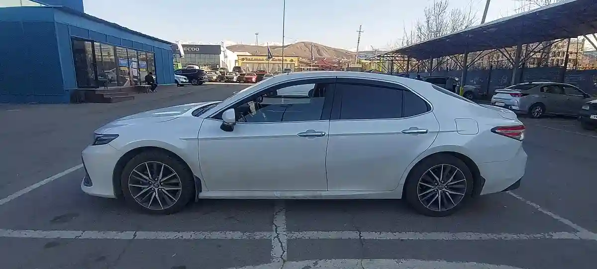 Toyota Camry 2022 года за 16 000 000 тг. в Алматы