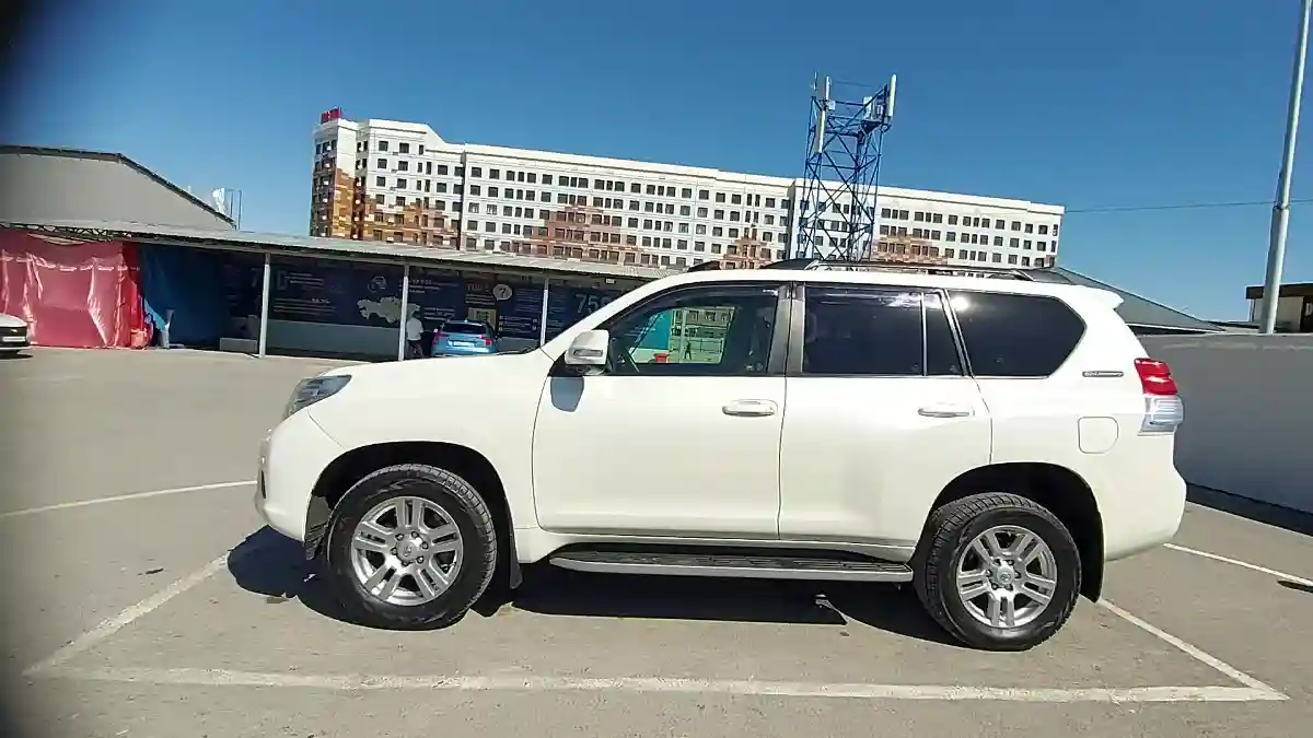 Toyota Land Cruiser Prado 2012 года за 15 500 000 тг. в Шымкент