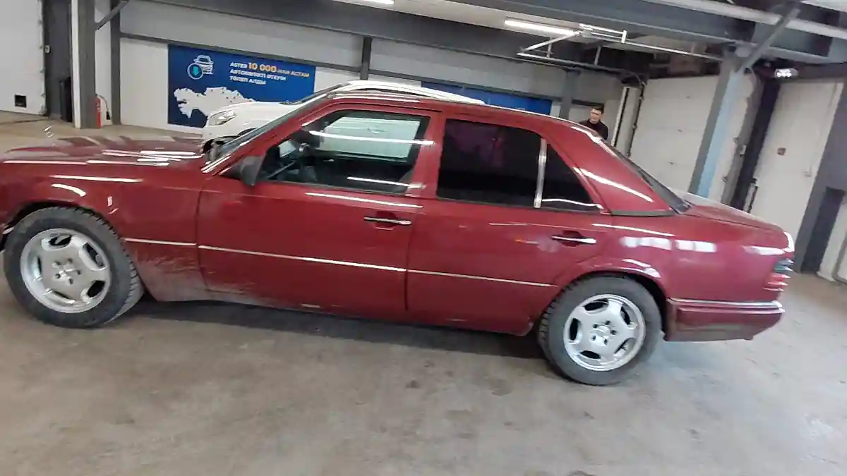 Mercedes-Benz E-Класс 1994 года за 1 500 000 тг. в Астана