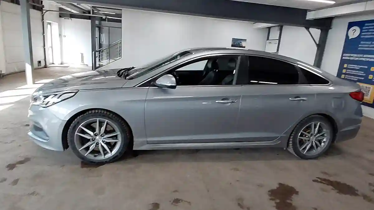Hyundai Sonata 2015 года за 7 800 000 тг. в Астана