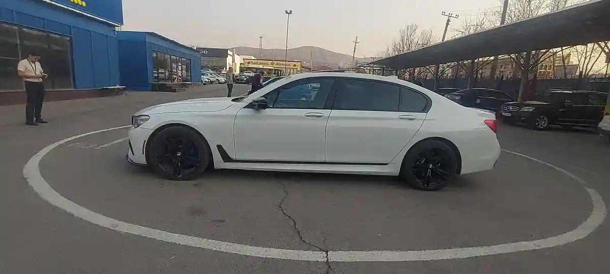 BMW 7 серии 2018 года за 25 000 000 тг. в Алматы