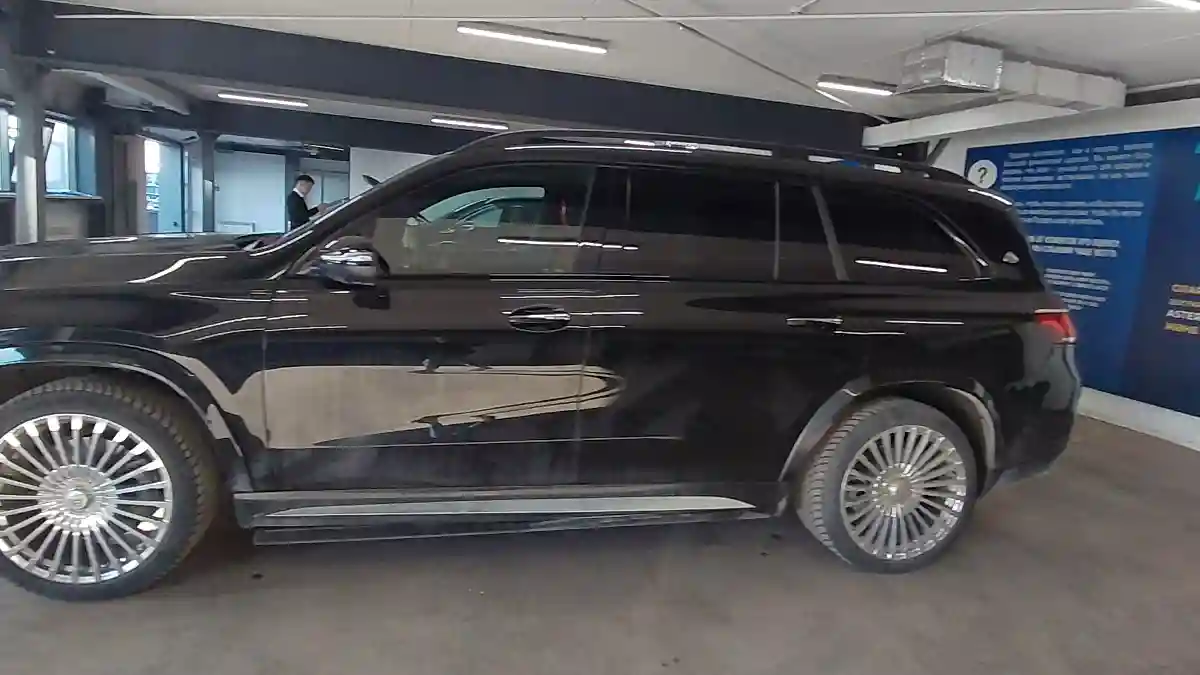 Mercedes-Benz GLS 2023 года за 75 000 000 тг. в Астана