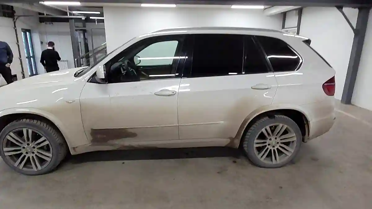 BMW X5 2010 года за 10 500 000 тг. в Астана