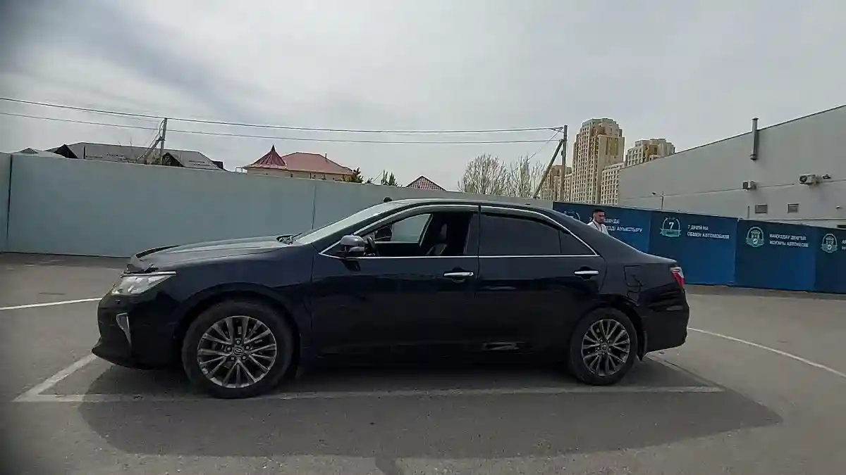Toyota Camry 2017 года за 12 500 000 тг. в Шымкент