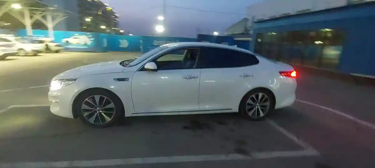 Kia K5 2016 года за 9 600 000 тг. в Алматы