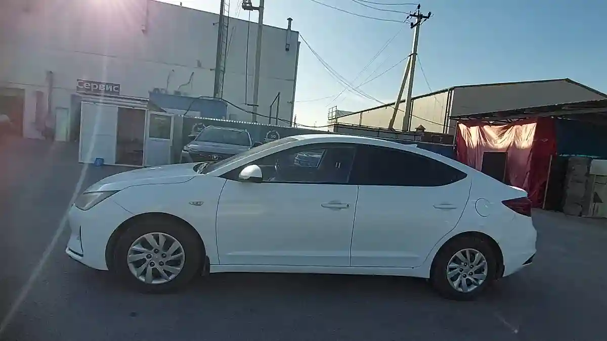 Hyundai Elantra 2019 года за 7 500 000 тг. в Шымкент