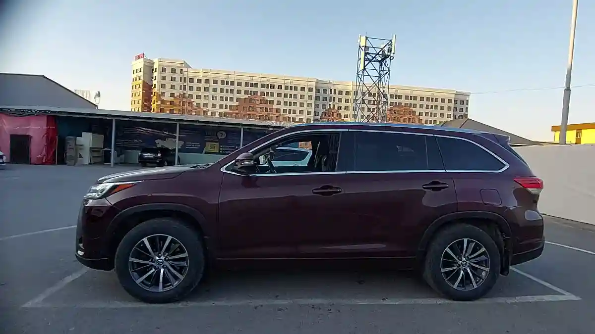 Toyota Highlander 2017 года за 17 000 000 тг. в Шымкент
