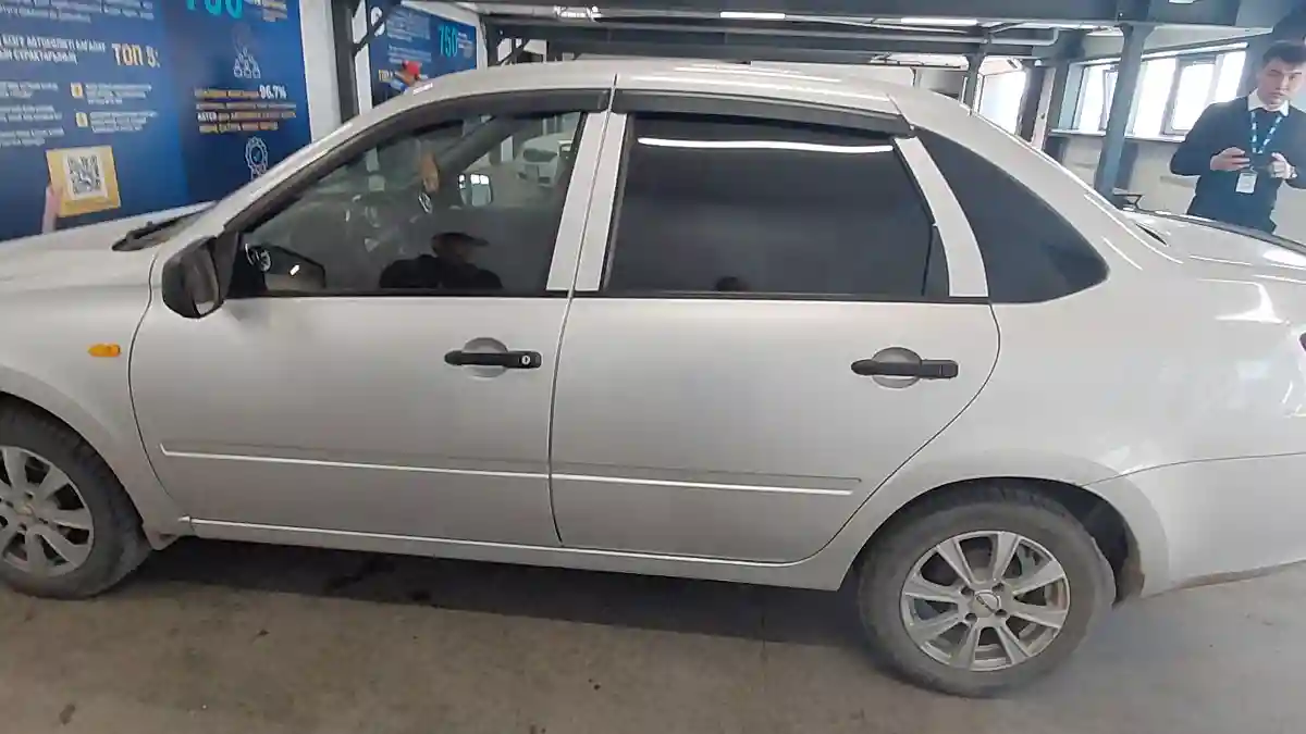 LADA (ВАЗ) Granta 2013 года за 2 500 000 тг. в Астана