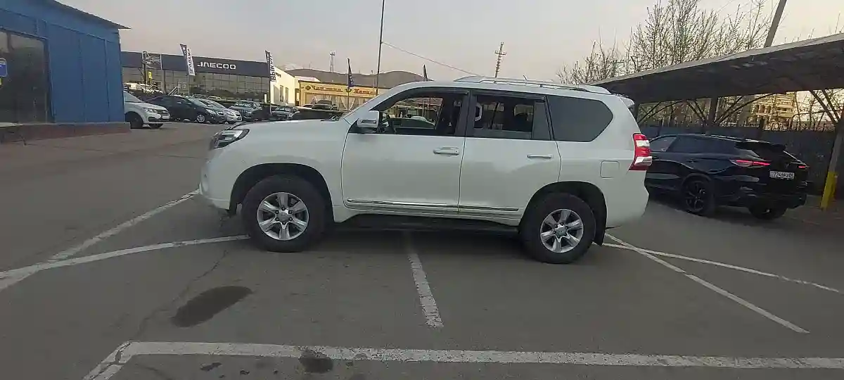 Toyota Land Cruiser Prado 2013 года за 14 500 000 тг. в Алматы