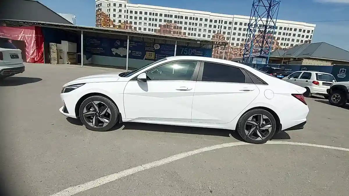 Hyundai Elantra 2023 года за 11 000 000 тг. в Шымкент