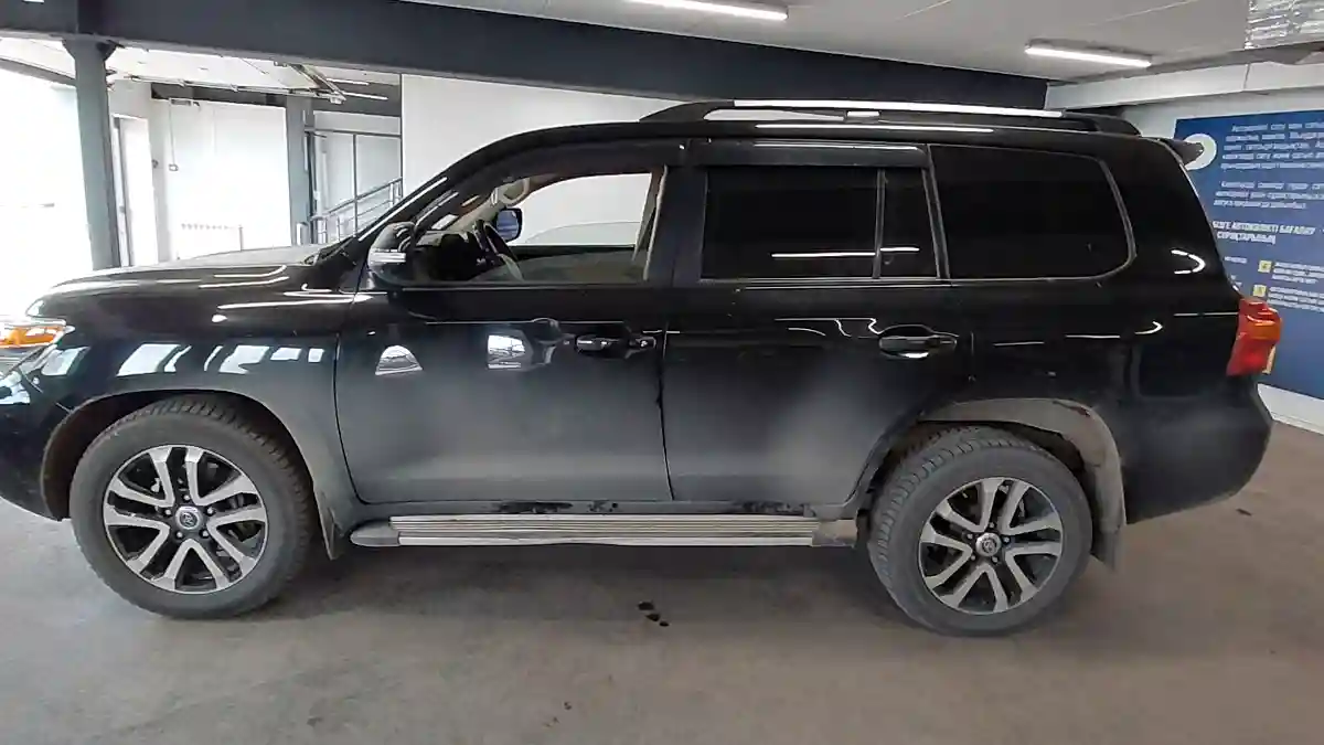 Toyota Land Cruiser 2014 года за 16 000 000 тг. в Астана