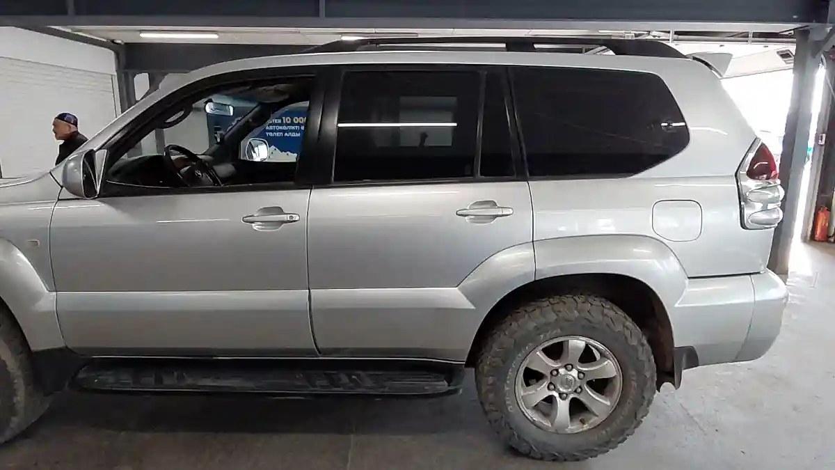 Toyota Land Cruiser Prado 2006 года за 10 000 000 тг. в Астана